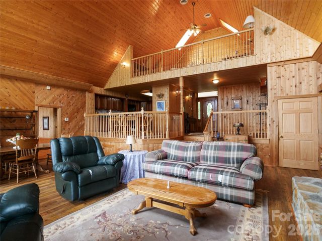 386 Arrowhead Trail, Columbus, NC 28722