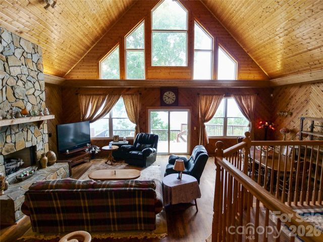 386 Arrowhead Trail, Columbus, NC 28722