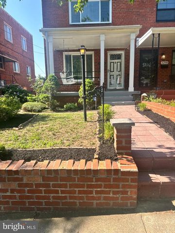 5296 CHILLUM PL NE, Washington, DC 20011