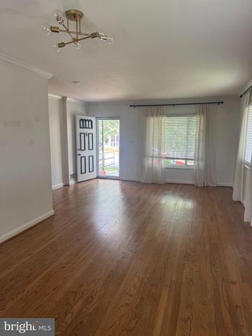 5296 CHILLUM PL NE, Washington, DC 20011