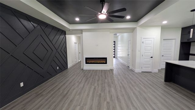 5629 Lester Granger, Fort Worth, TX 76112