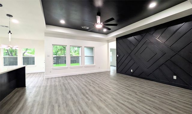 5629 Lester Granger, Fort Worth, TX 76112