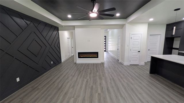 5629 Lester Granger, Fort Worth, TX 76112