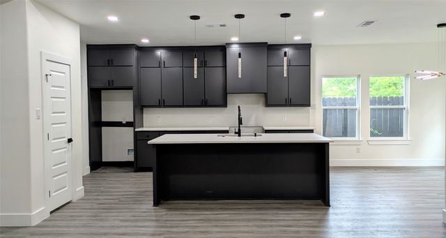5629 Lester Granger, Fort Worth, TX 76112
