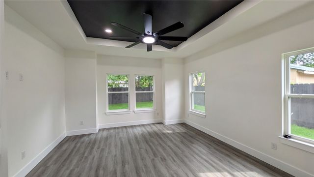 5629 Lester Granger, Fort Worth, TX 76112