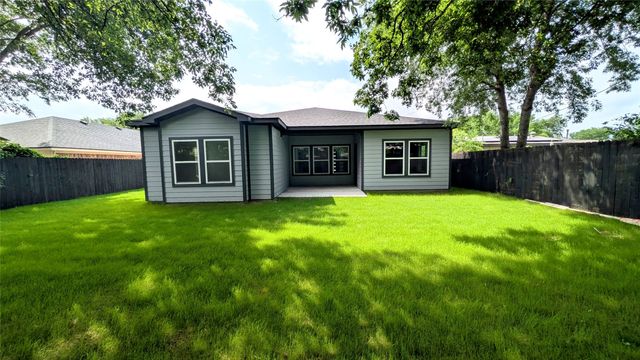 5629 Lester Granger, Fort Worth, TX 76112