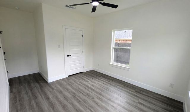 5629 Lester Granger, Fort Worth, TX 76112