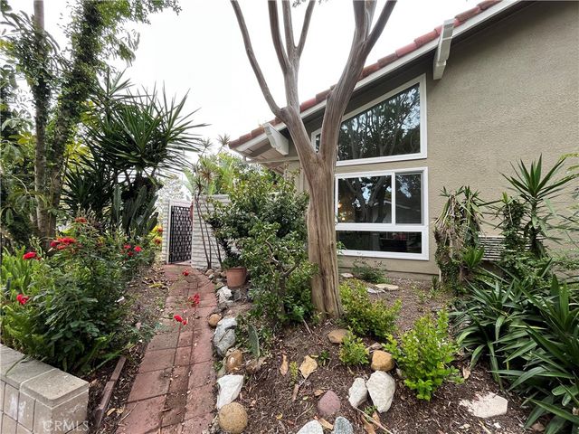 2057 Via Mariposa E B, Laguna Woods, CA 92637