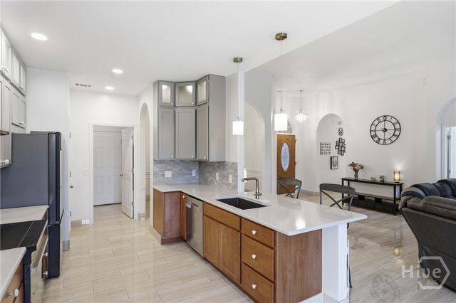 425 Stonebridge Circle, Savannah, GA 31419