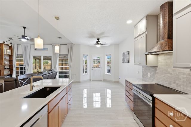 425 Stonebridge Circle, Savannah, GA 31419