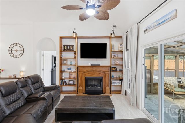 425 Stonebridge Circle, Savannah, GA 31419