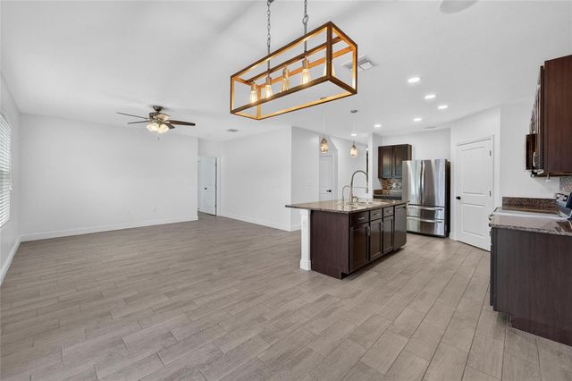 9637 TRONCAIS CIRCLE, Thonotosassa, FL 33592
