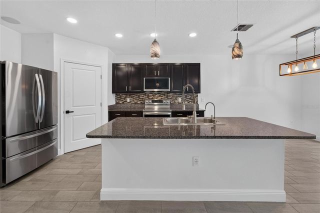 9637 TRONCAIS CIRCLE, Thonotosassa, FL 33592