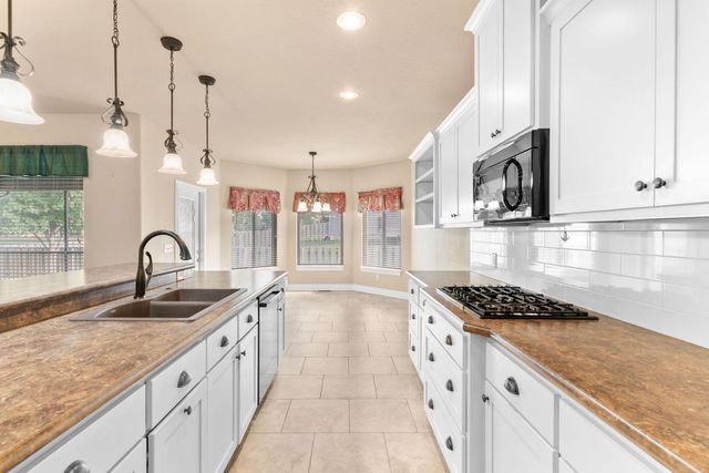 608 E Penzance Drive, Nixa, MO 65714