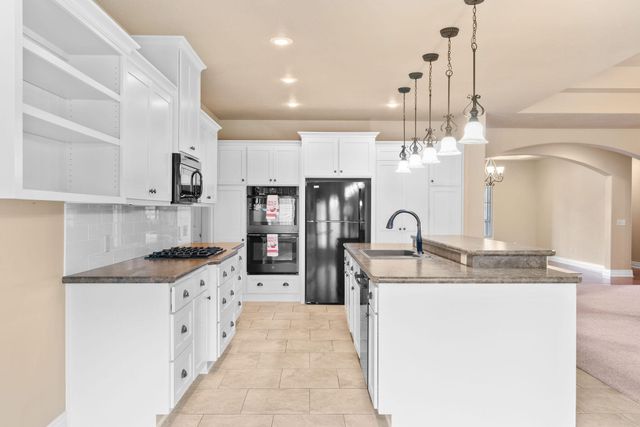 608 E Penzance Drive, Nixa, MO 65714