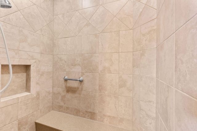 608 E Penzance Drive, Nixa, MO 65714