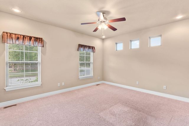 608 E Penzance Drive, Nixa, MO 65714