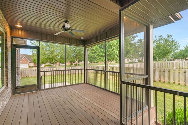 608 E Penzance Drive, Nixa, MO 65714