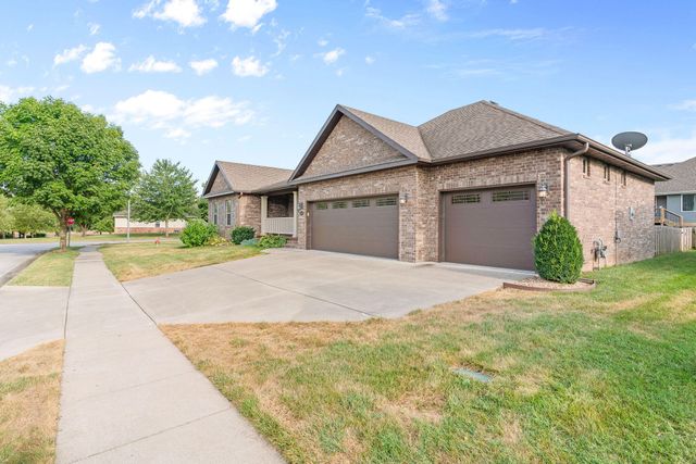 608 E Penzance Drive, Nixa, MO 65714