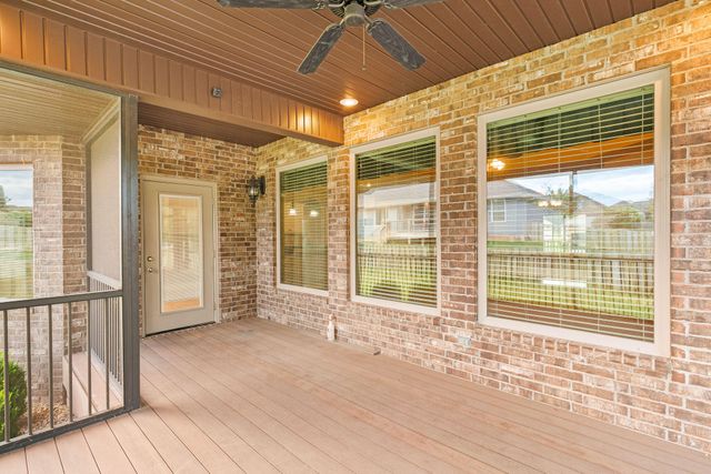 608 E Penzance Drive, Nixa, MO 65714