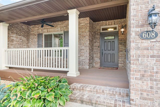 608 E Penzance Drive, Nixa, MO 65714