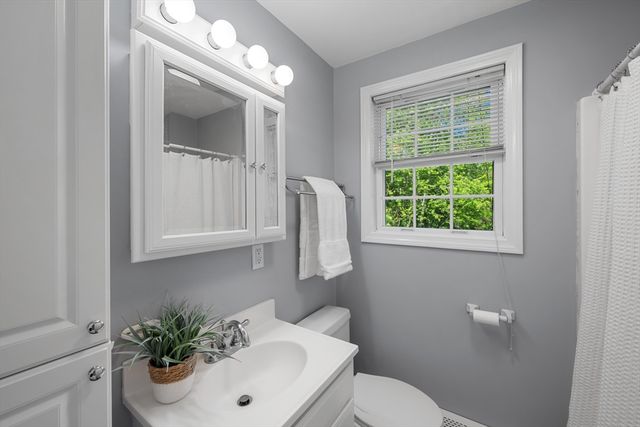 123 Indian Hill Road, Worcester, MA 01606