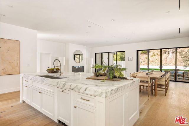 16815 Shileno Place, Encino (los Angeles), CA 91436