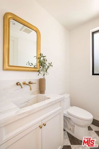 16815 Shileno Place, Encino (los Angeles), CA 91436