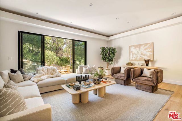 16815 Shileno Place, Encino (los Angeles), CA 91436