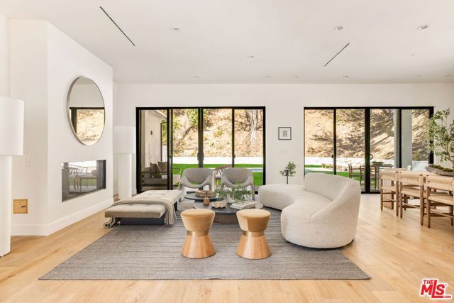 16815 Shileno Place, Encino (los Angeles), CA 91436