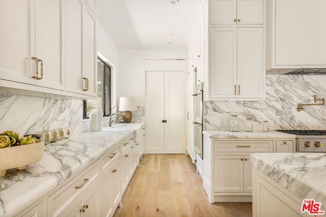 16815 Shileno Place, Encino (los Angeles), CA 91436