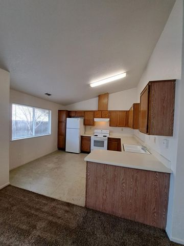 12486 Georgia Lane, Madera, CA 93637