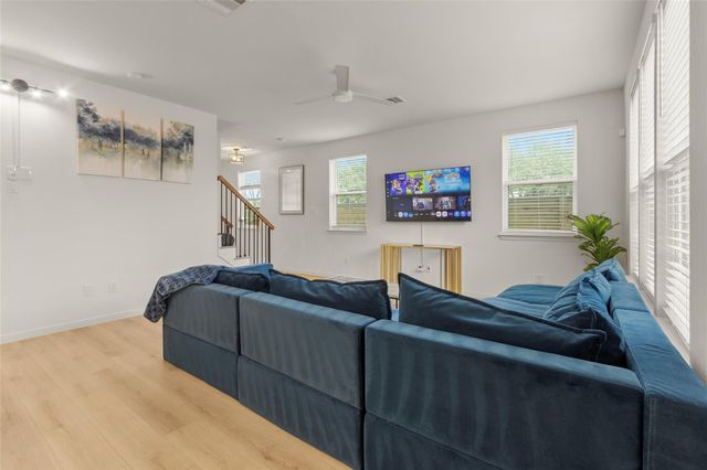 5506 Oakmont Villas Drive, Houston, TX 77091