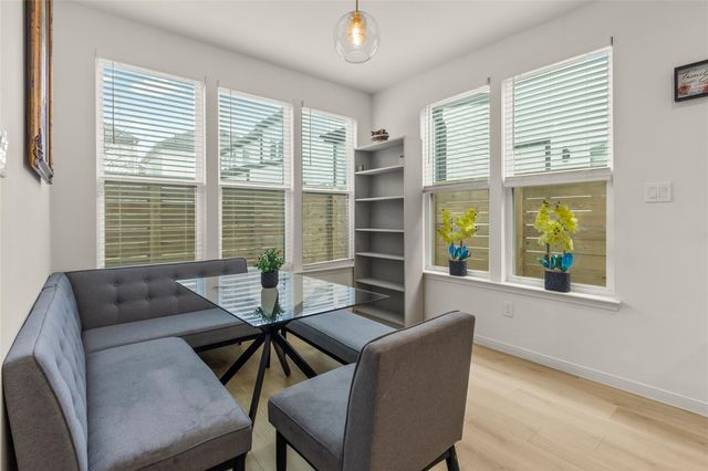 5506 Oakmont Villas Drive, Houston, TX 77091