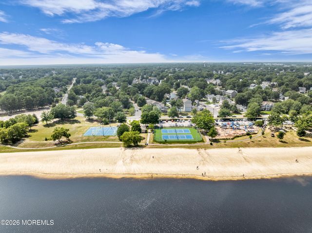 916 Buccaneer Lane, Manahawkin, NJ 08050