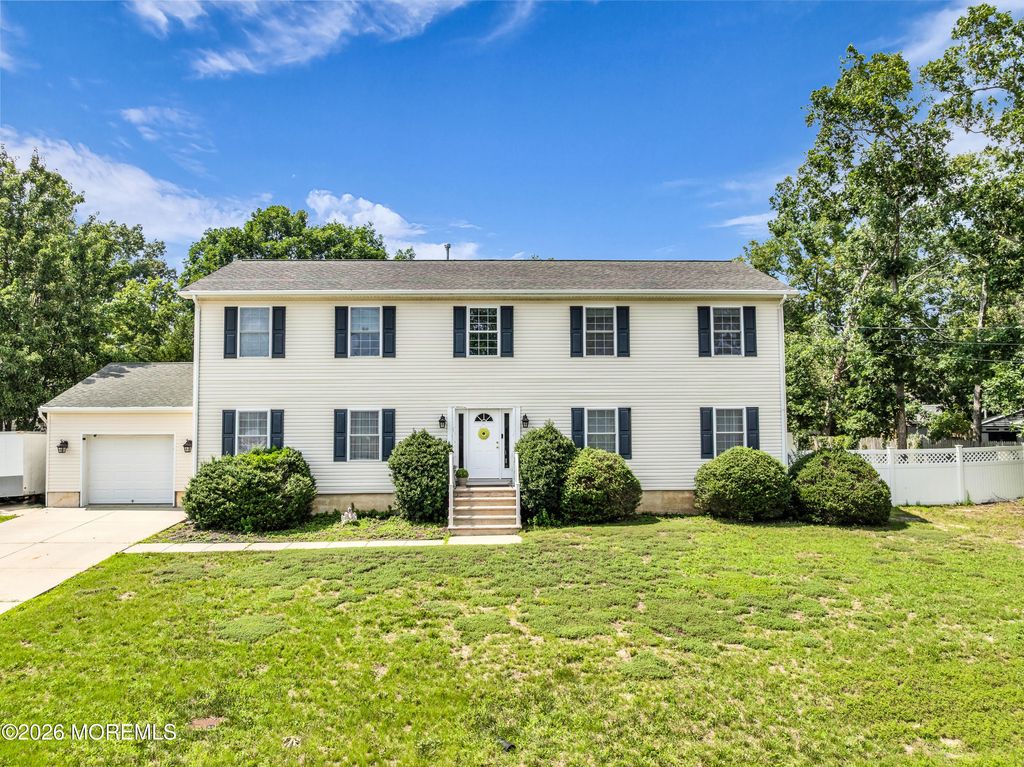 916 Buccaneer Lane, Manahawkin, NJ 08050