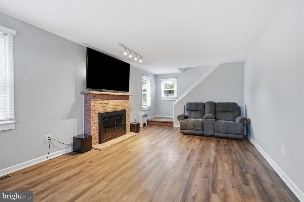 1048 HAWTHORNE RD, BENSALEM, PA 19020 — photo 5