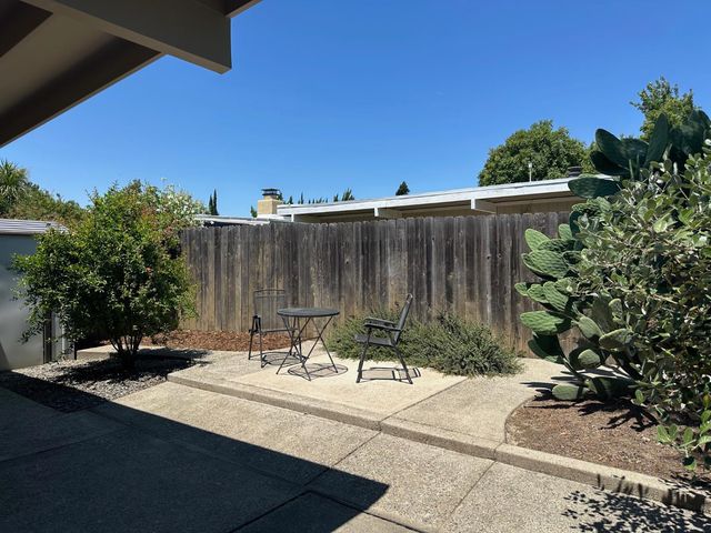 34 Chief Ct, Sacramento, CA 95833