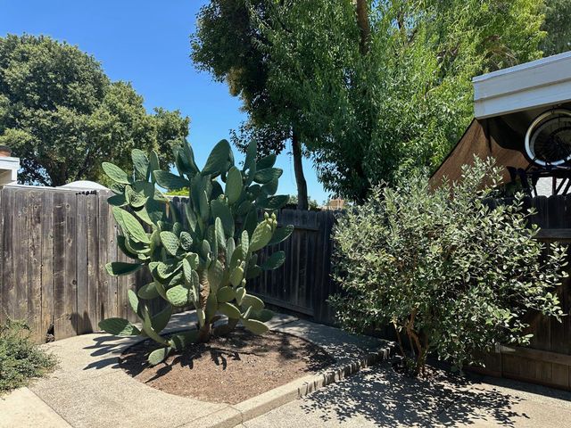 34 Chief Ct, Sacramento, CA 95833