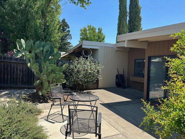 34 Chief Ct, Sacramento, CA 95833