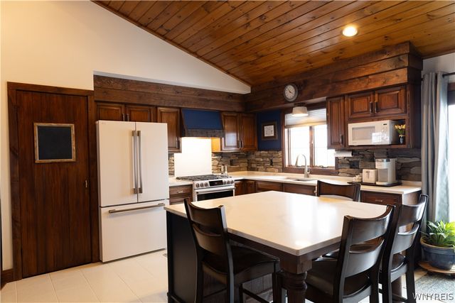3212 Lockport Road, Oakfield, NY 14125