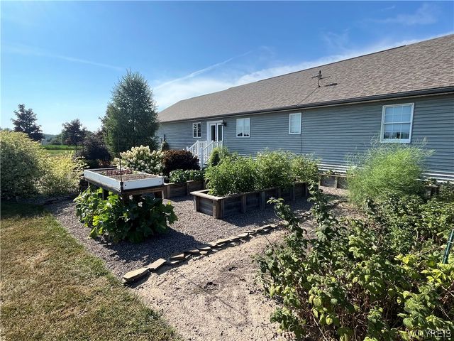 3212 Lockport Road, Oakfield, NY 14125