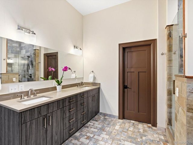980 Twisted Pine Rd, Golden, CO 80401