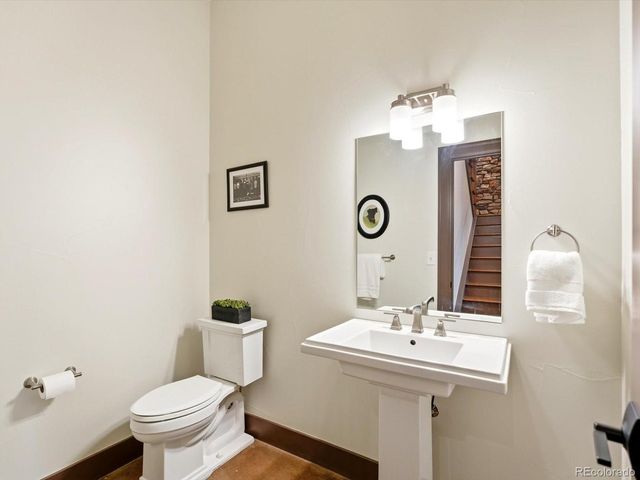 980 Twisted Pine Rd, Golden, CO 80401
