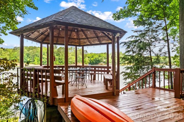 8460 Keven Circle, Sherrills Ford, NC 28673