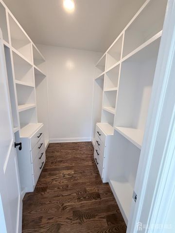 28 S McKinley Avenue S, Iselin, NJ 08830