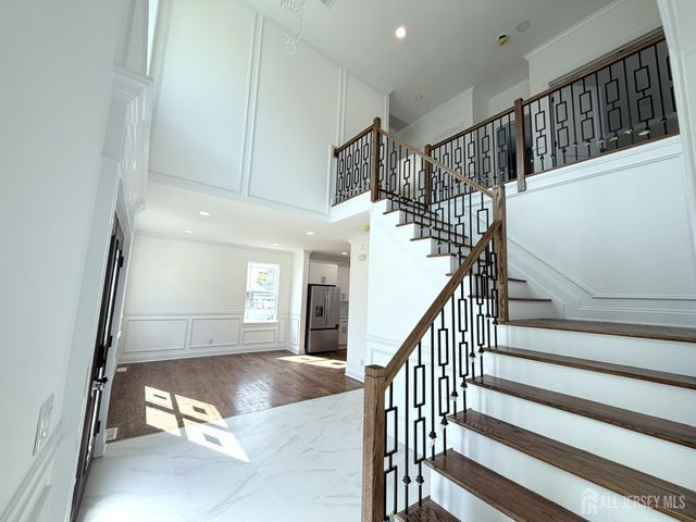 28 S McKinley Avenue S, Iselin, NJ 08830