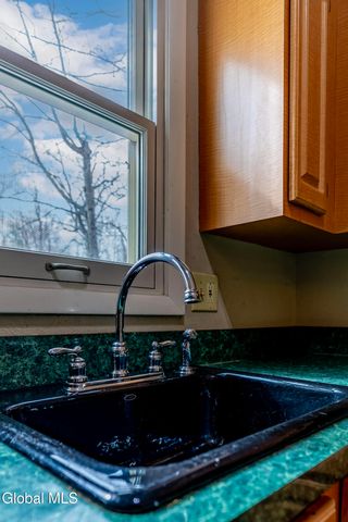 1 Freemans Way, Halfmoon, NY 12065