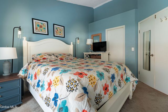 1 Freemans Way, Halfmoon, NY 12065