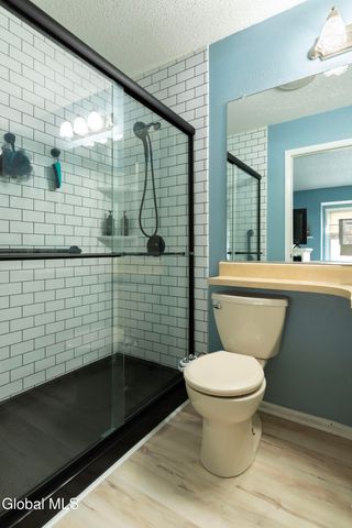 1 Freemans Way, Halfmoon, NY 12065